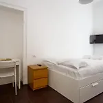 Joivy Cosy 3br Flat In The Centre Of Апартаменты Милан
