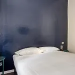 Joivy Cosy 3br Flat In The Centre Of * Милан